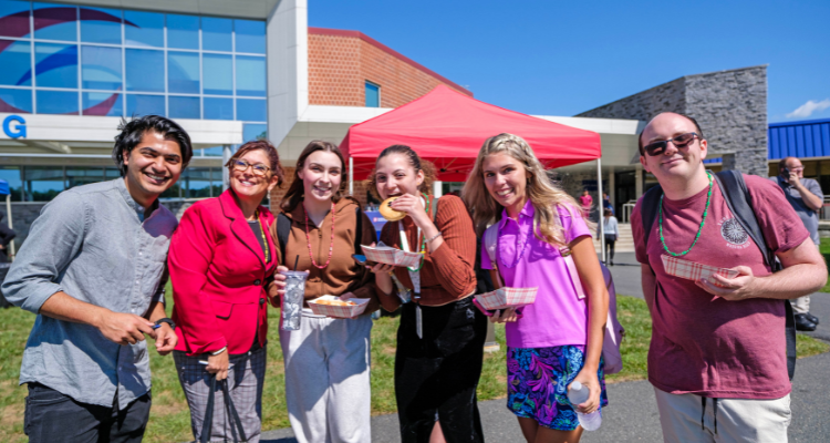 Students gathered with members of Atlantic Cape faculty on the Quad during Welcome Back Celebration Day