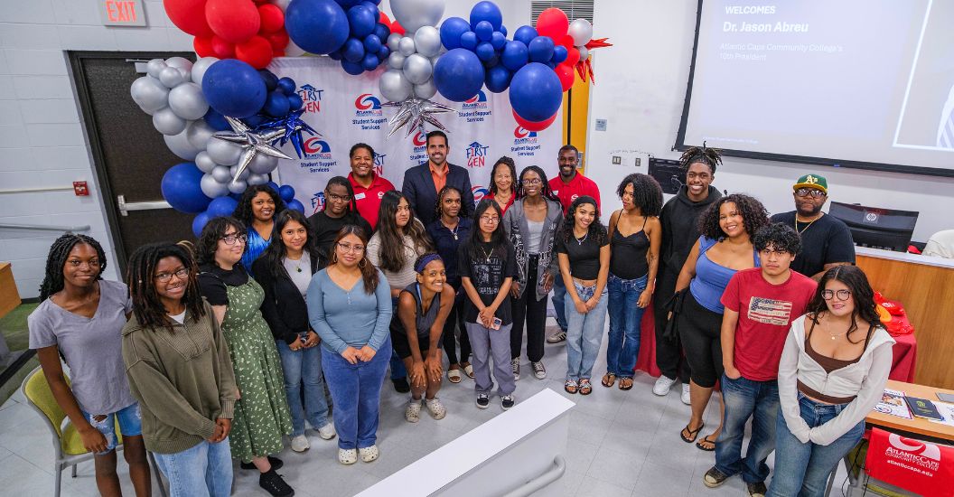 Students and employees at SSS Program Orientation