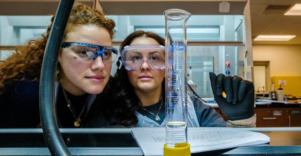 Atlantic Cape students in a Chemistry class