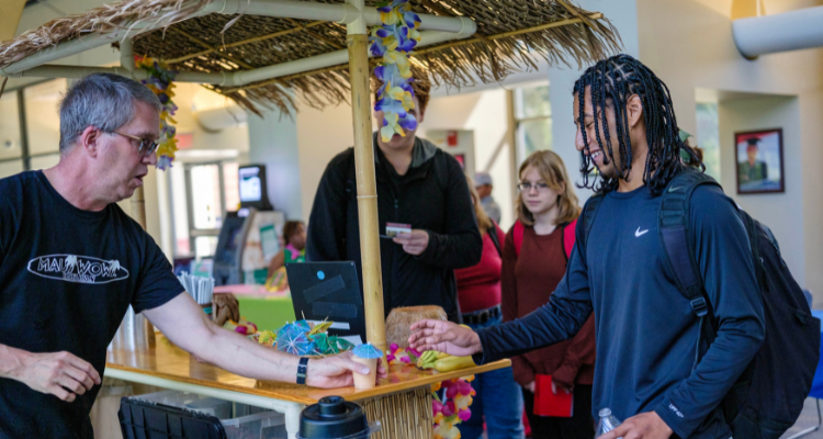 Cape May campus students enjoy a free smoothie during Welcome Back Fall Bash event